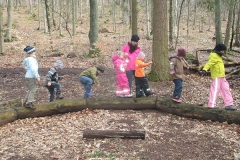 Kinder Waldbaden